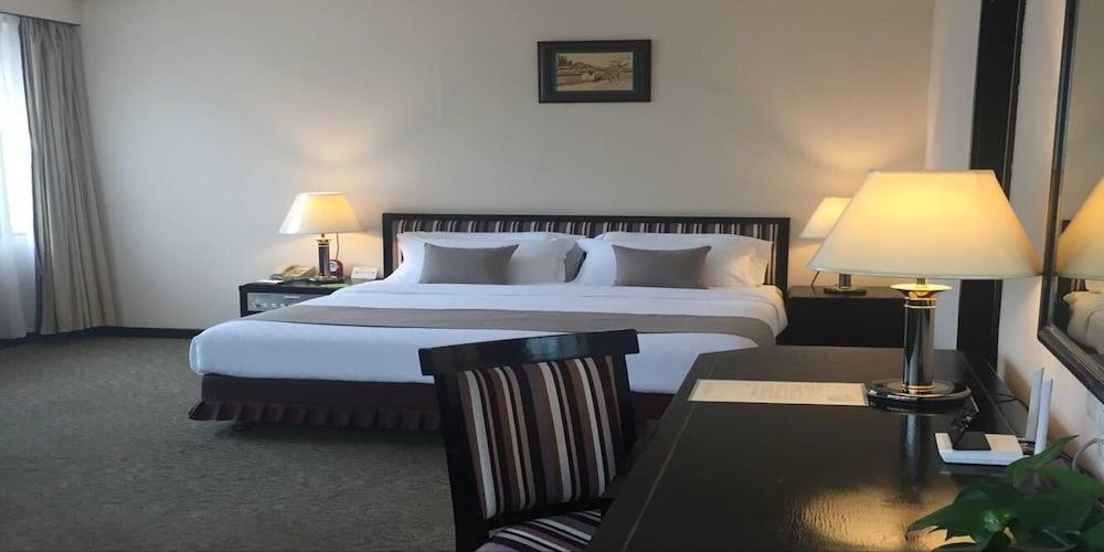 Kunming Jinjiang Hotel מראה חיצוני תמונה